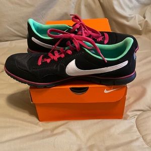 Nike ladies size 9.5 worn only once.